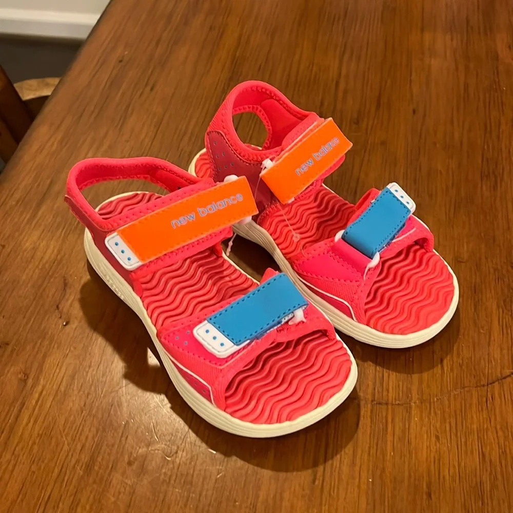 New Balance Kids Poolside Sandal shoes new Size 12 Toddlers Girls